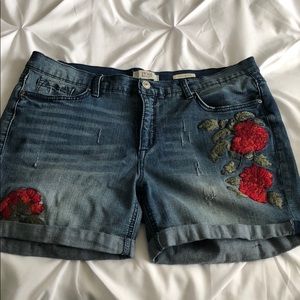 Adorable short- size 10 with roses